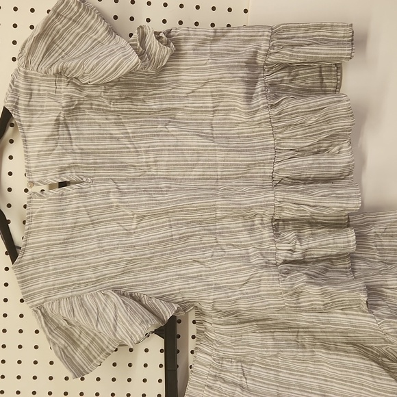 LISTICLE 2 pc shorts set gray stripe ruffle top and shorts.  NWT size large - Picture 3 of 8